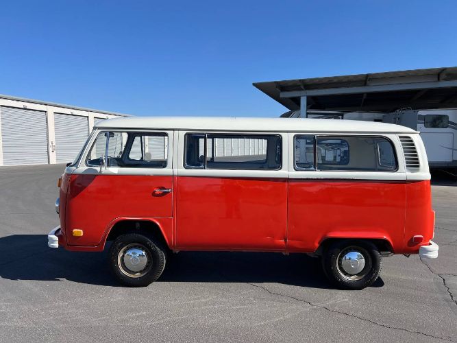 Unknown-Bus-1974-5