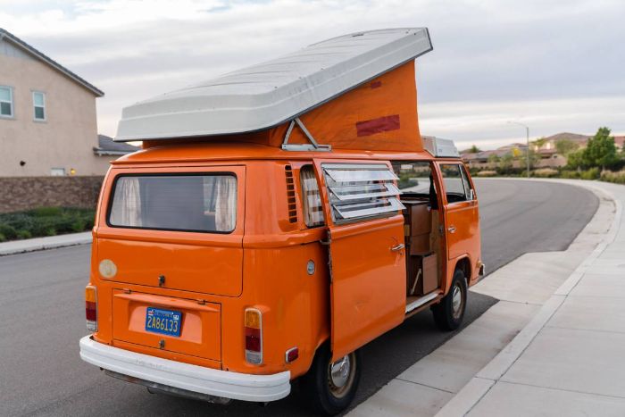 Unknown-Bus-1975-Orange-11
