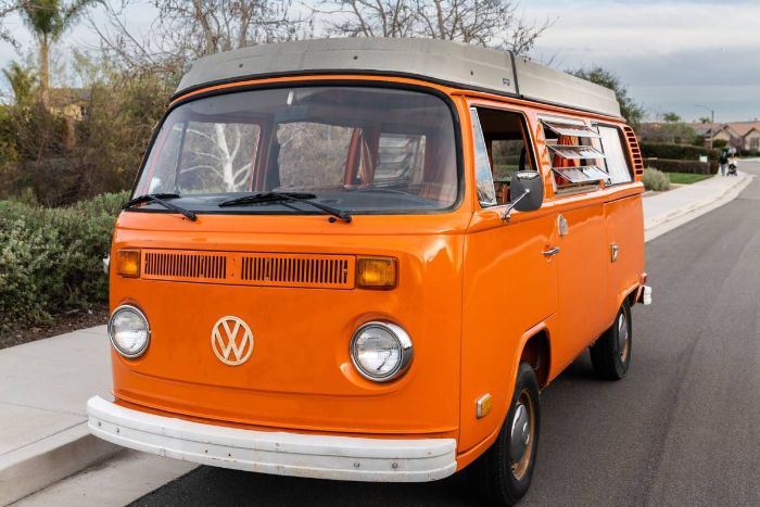 Unknown-Bus-1975-Orange-14