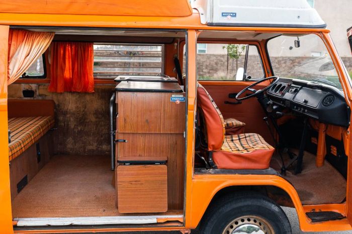 Unknown-Bus-1975-Orange-4