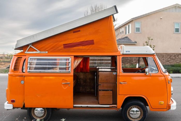 Unknown-Bus-1975-Orange-5