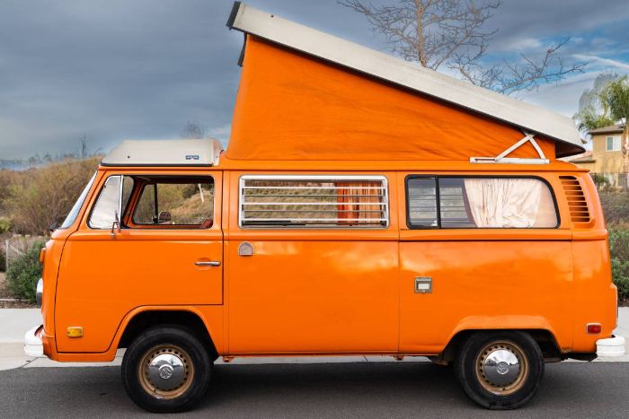 Unknown-Bus-1975-Orange-6