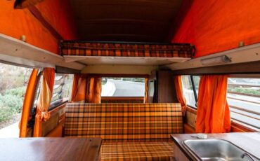 Unknown-Bus-1975-Orange-7