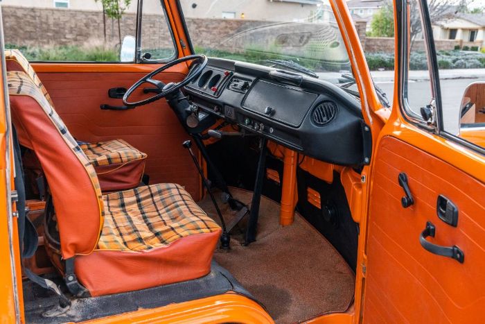 Unknown-Bus-1975-Orange-9