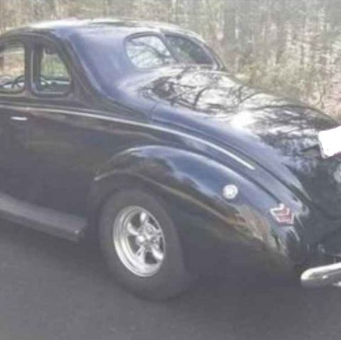 Unknown-Business-coupe-1940-Black-Burgundy-2