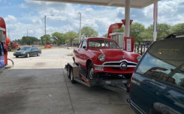 Unknown-Business-coupe-1950-Red