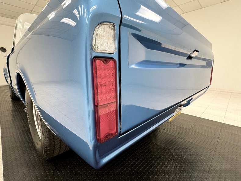 Unknown-C10-1967-Medium-Blue-Metallic-Ivory-14