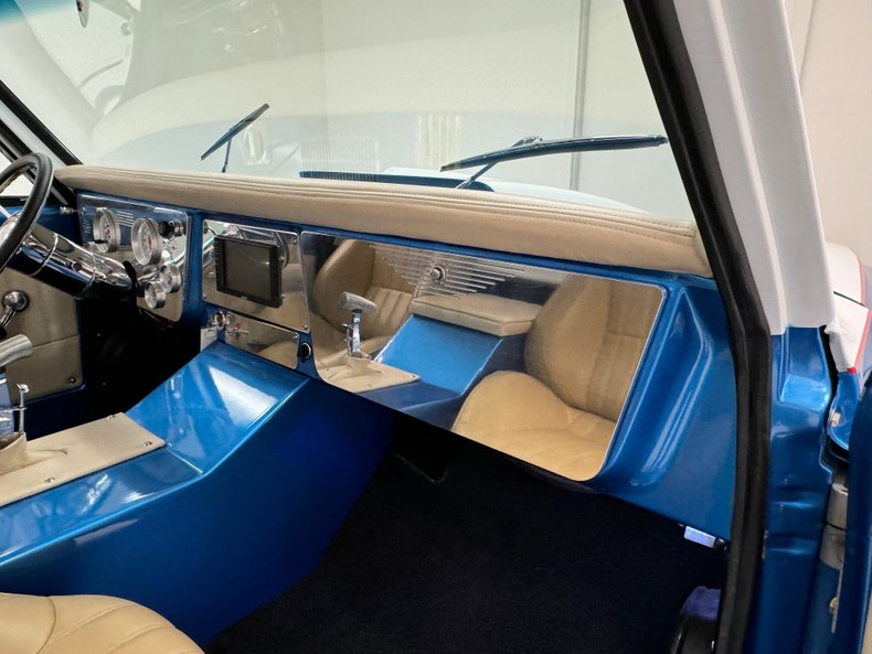Unknown-C10-1967-Medium-Blue-Metallic-Ivory-37