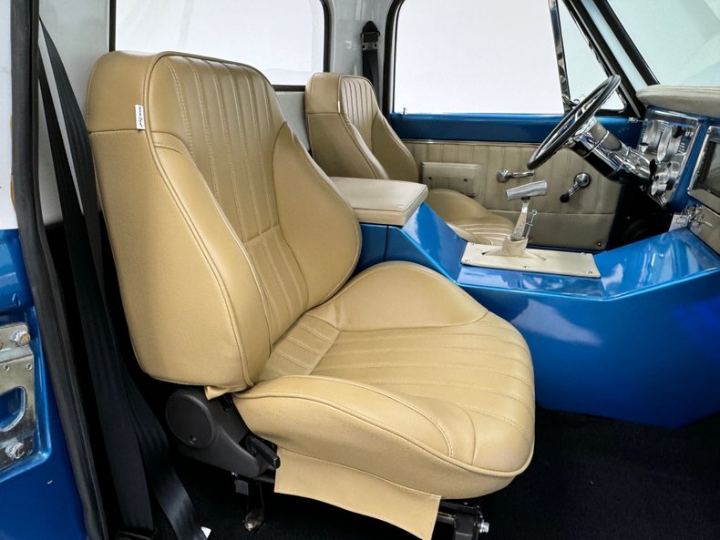 Unknown-C10-1967-Medium-Blue-Metallic-Ivory-38