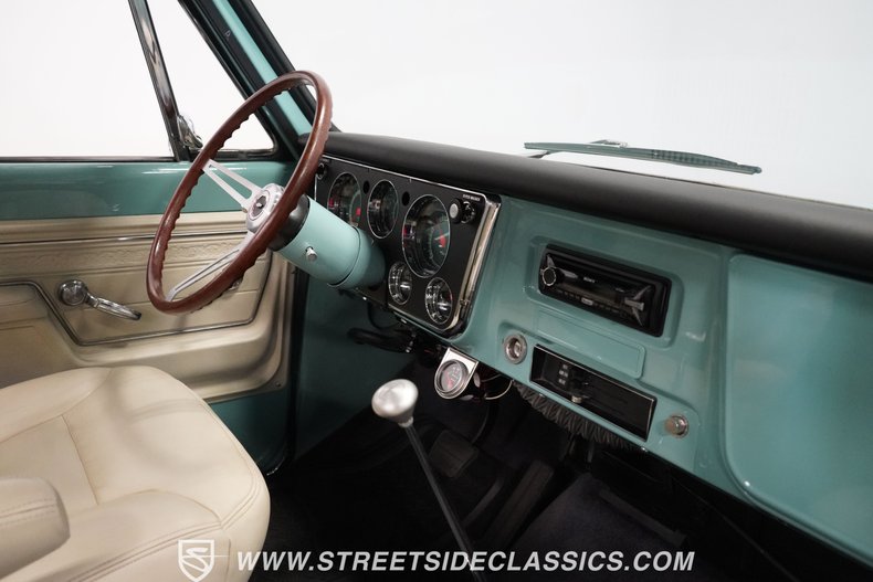 Unknown-C10-1967-Mint-Green-White-16
