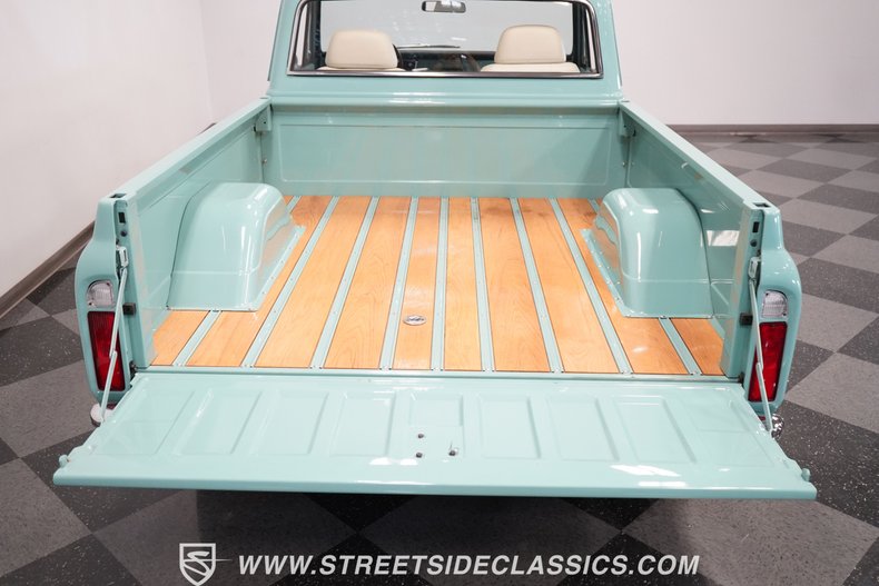 Unknown-C10-1967-Mint-Green-White-19
