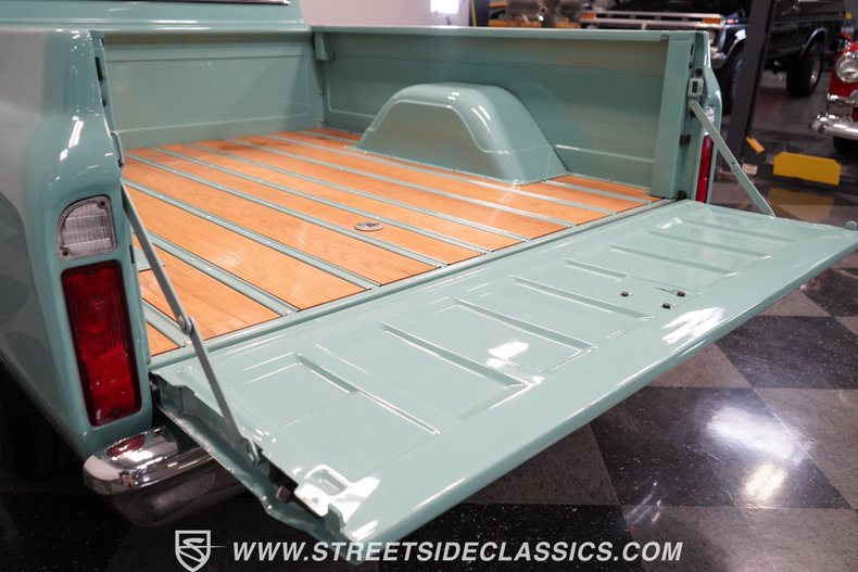 Unknown-C10-1967-Mint-Green-White-2