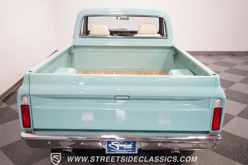 Unknown-C10-1967-Mint-Green-White-3