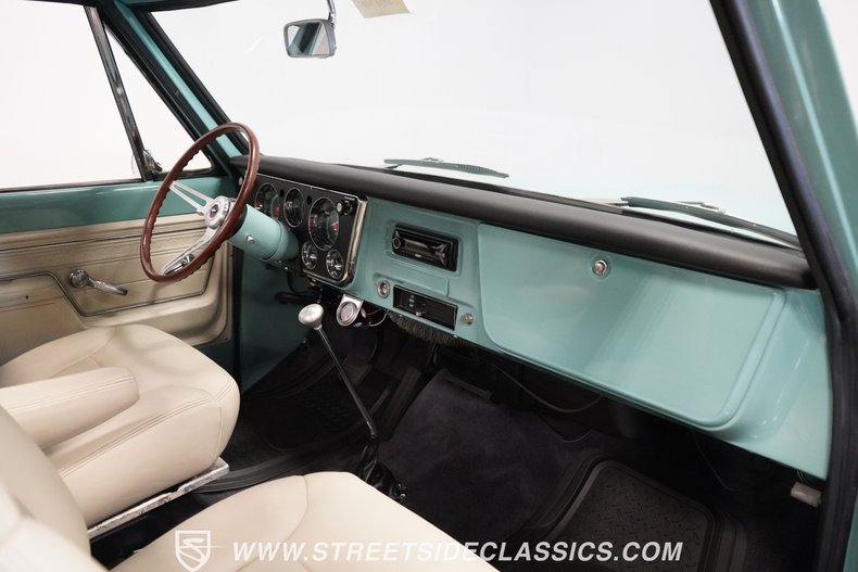 Unknown-C10-1967-Mint-Green-White-45