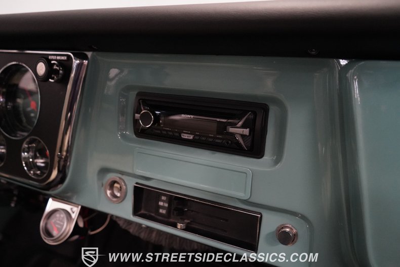 Unknown-C10-1967-Mint-Green-White-5