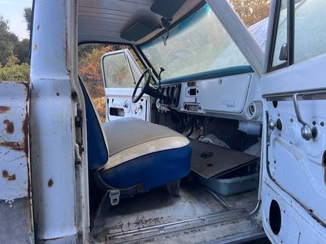 Unknown-C10-1969-White-3