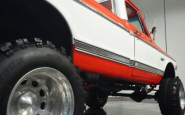 Unknown-C10-1970-Orange-White-18
