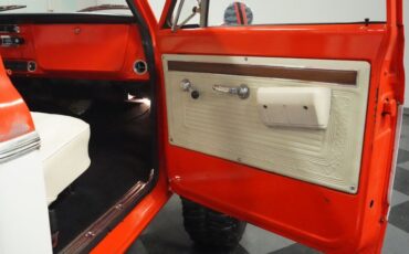 Unknown-C10-1970-Orange-White-45