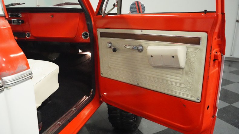 Unknown-C10-1970-Orange-White-45