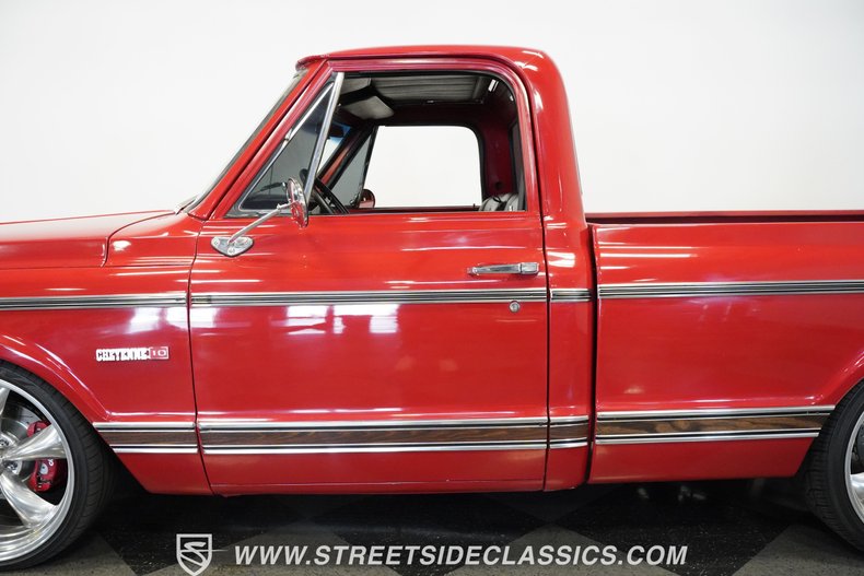Unknown-C10-1970-Red-Black-19