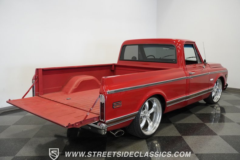 Unknown-C10-1970-Red-Black-24