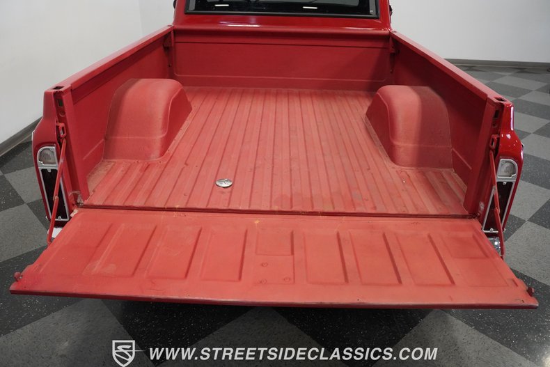 Unknown-C10-1970-Red-Black-25