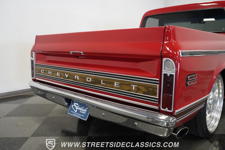 Unknown-C10-1970-Red-Black-28