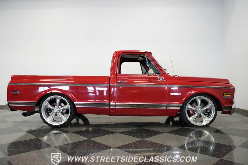Unknown-C10-1970-Red-Black-32