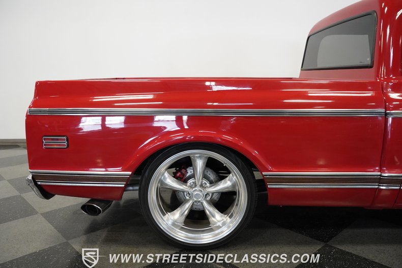 Unknown-C10-1970-Red-Black-38