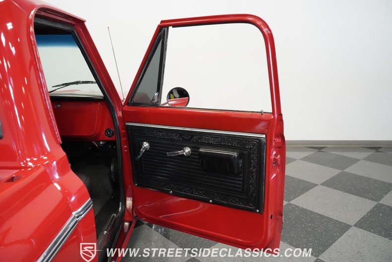 Unknown-C10-1970-Red-Black-41