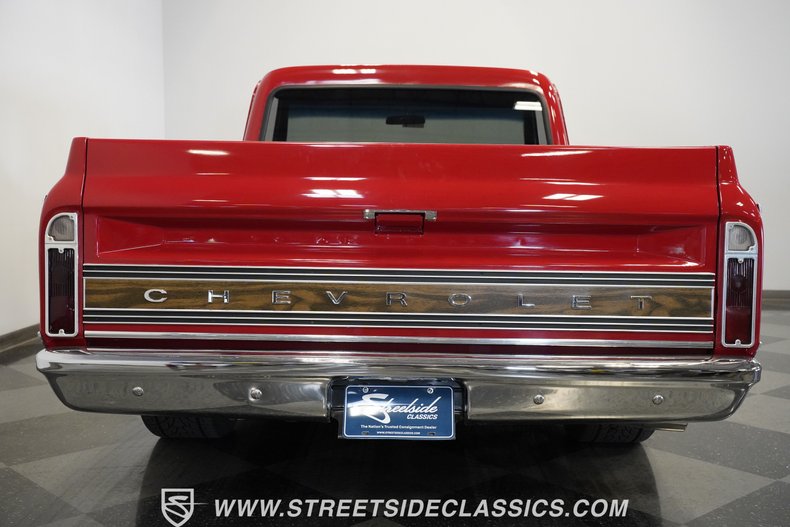 Unknown-C10-1970-Red-Black