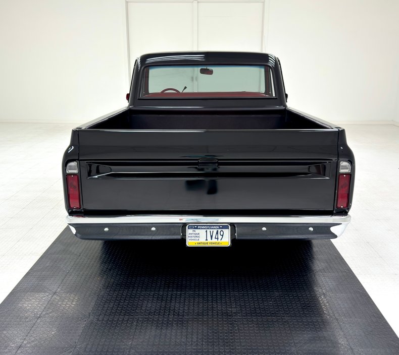Unknown-C10-1971-Black-Red-3