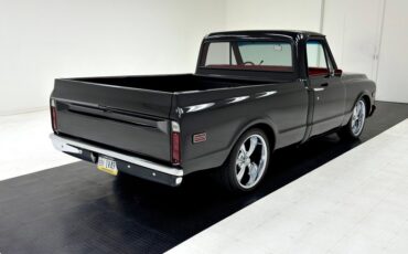 Unknown-C10-1971-Black-Red-4