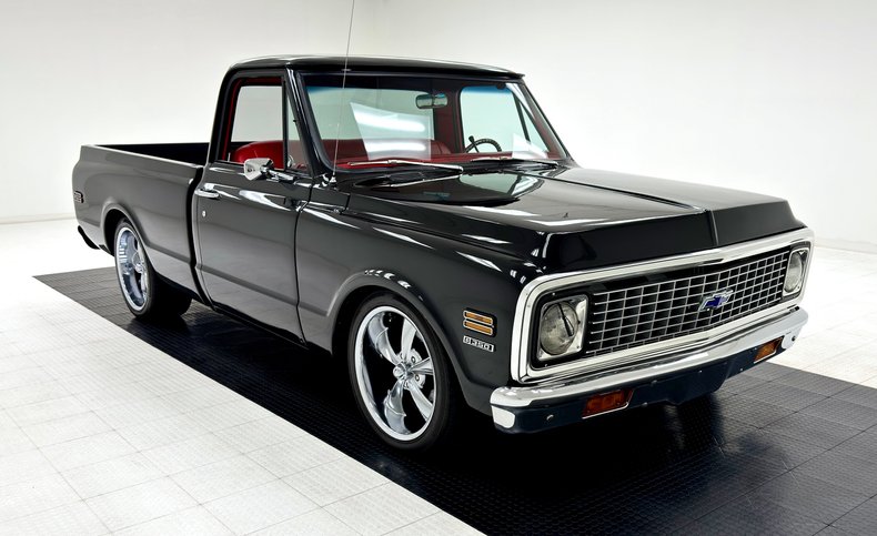 Unknown-C10-1971-Black-Red-6
