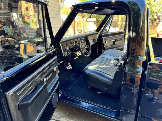 Unknown-C10-1972-Black-Black-17
