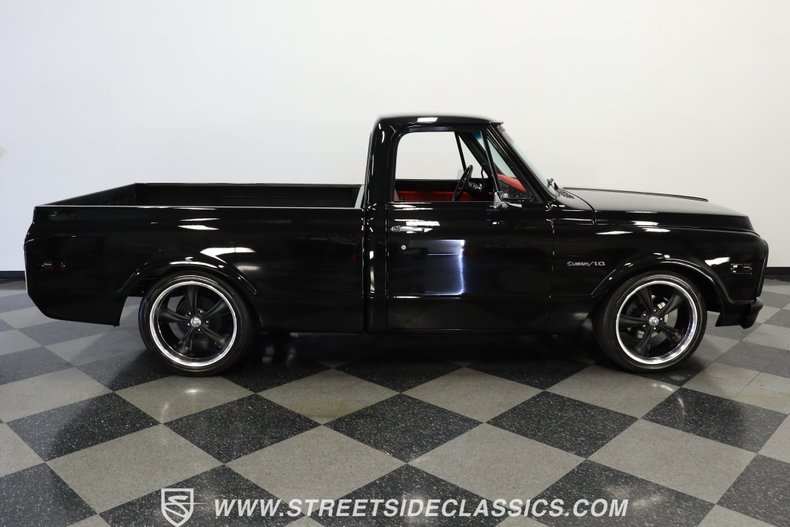 Unknown-C10-1972-Black-Red-18