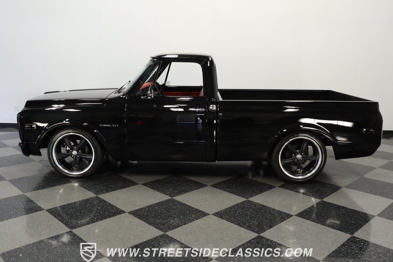 Unknown-C10-1972-Black-Red-2