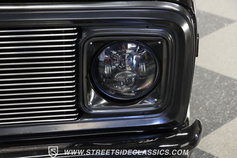 Unknown-C10-1972-Black-Red-25