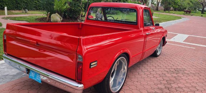 Unknown-C10-1972-Red-Gray-15