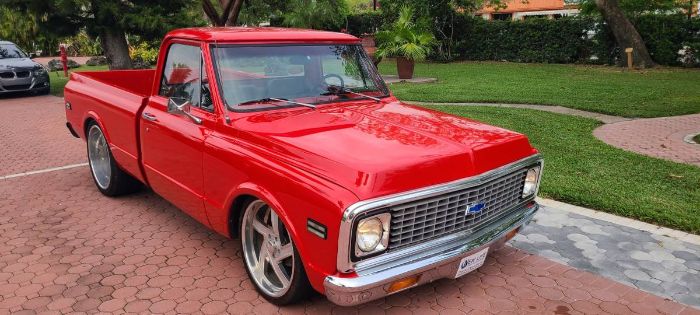 Unknown-C10-1972-Red-Gray