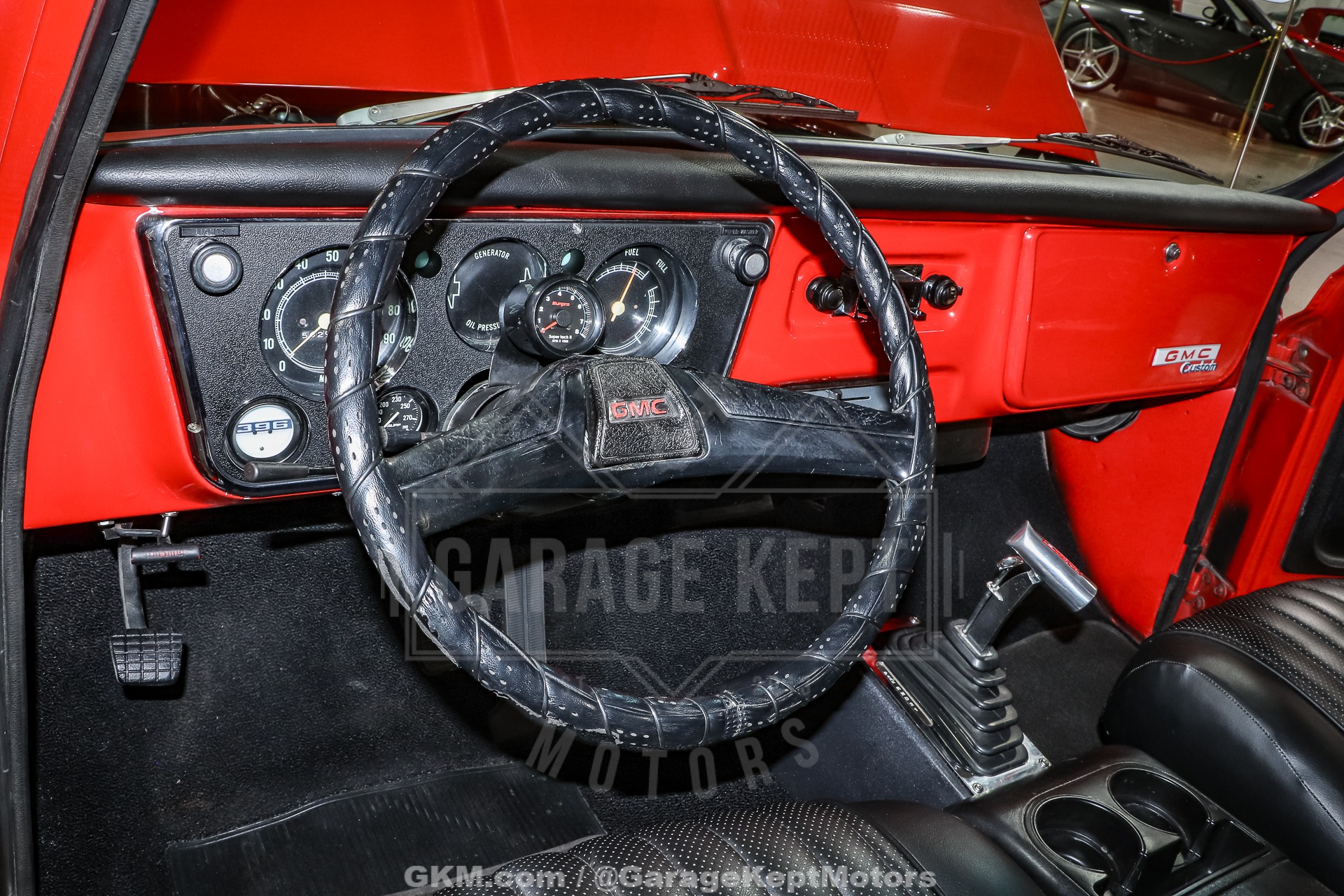 Unknown-C1500-1970-Red-Black-2