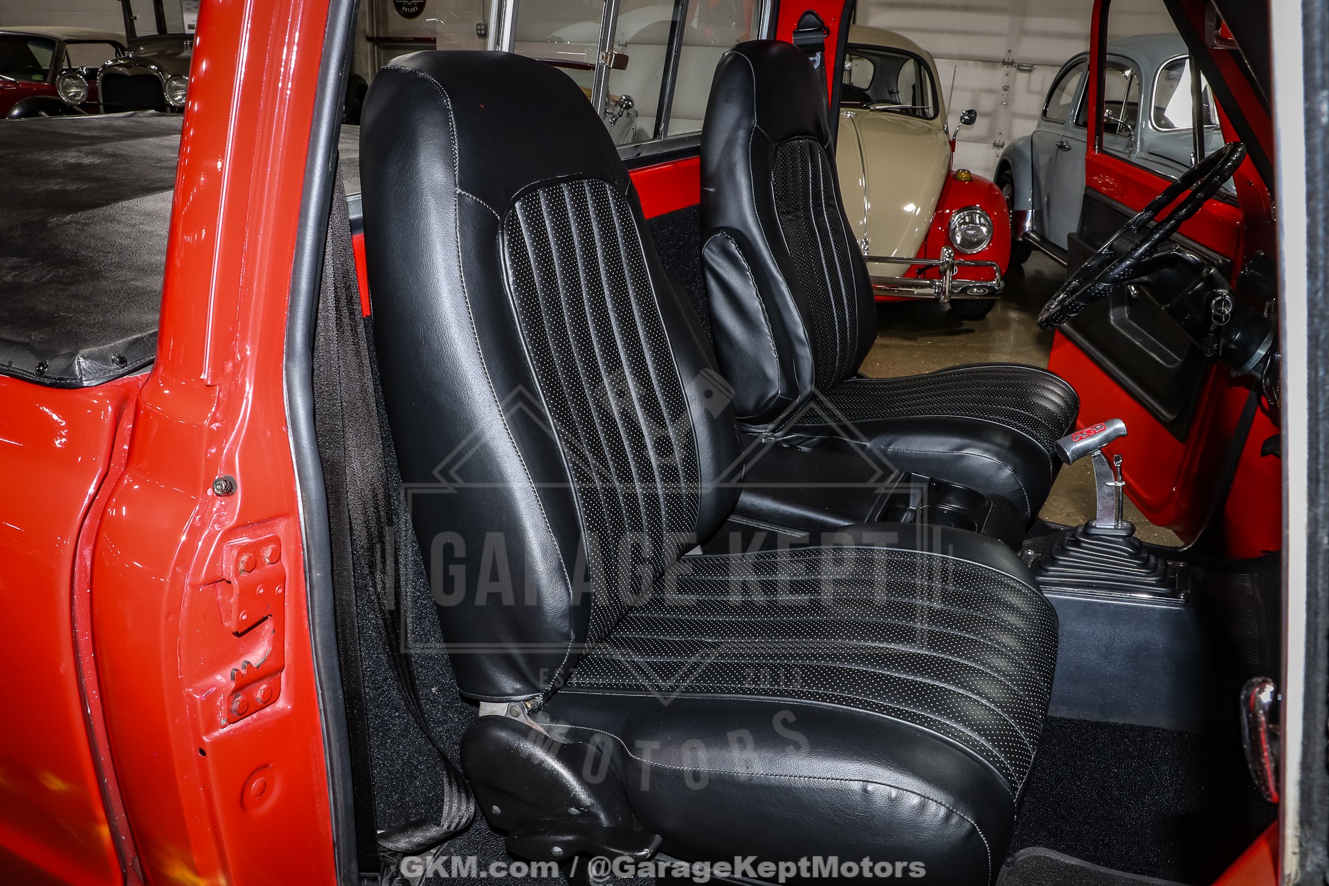 Unknown-C1500-1970-Red-Black-3