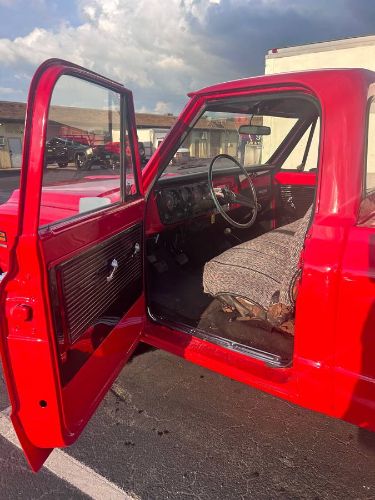 Unknown-C20-1972-Red-10