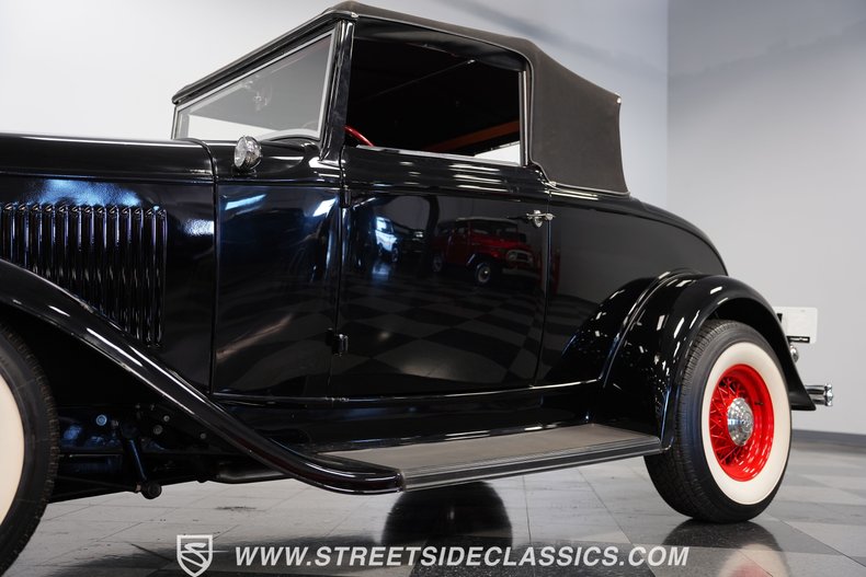 Unknown-Cabriolet-1932-Black-Red-2