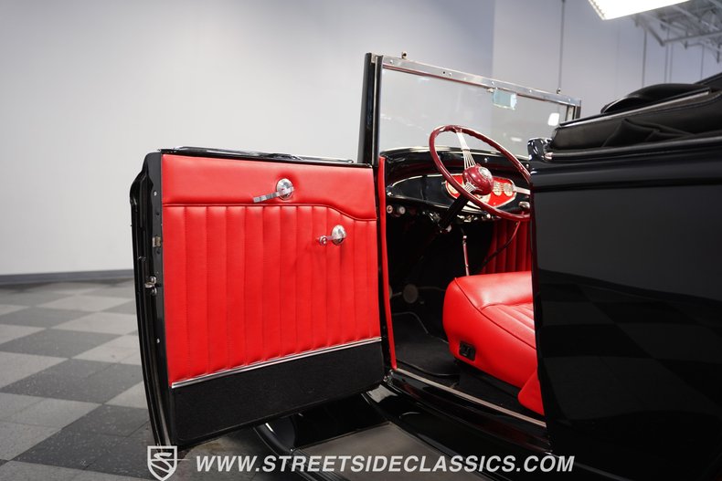Unknown-Cabriolet-1932-Black-Red-39
