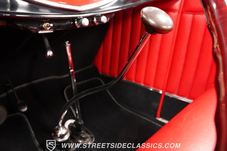 Unknown-Cabriolet-1932-Black-Red-45