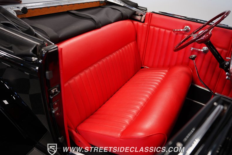 Unknown-Cabriolet-1932-Black-Red-48