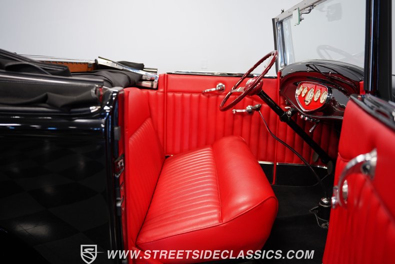 Unknown-Cabriolet-1932-Black-Red-49