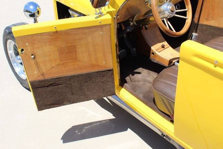 Unknown-Cabriolet-1932-yellow-brown-20