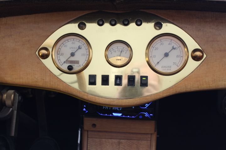 Unknown-Cabriolet-1932-yellow-brown-8